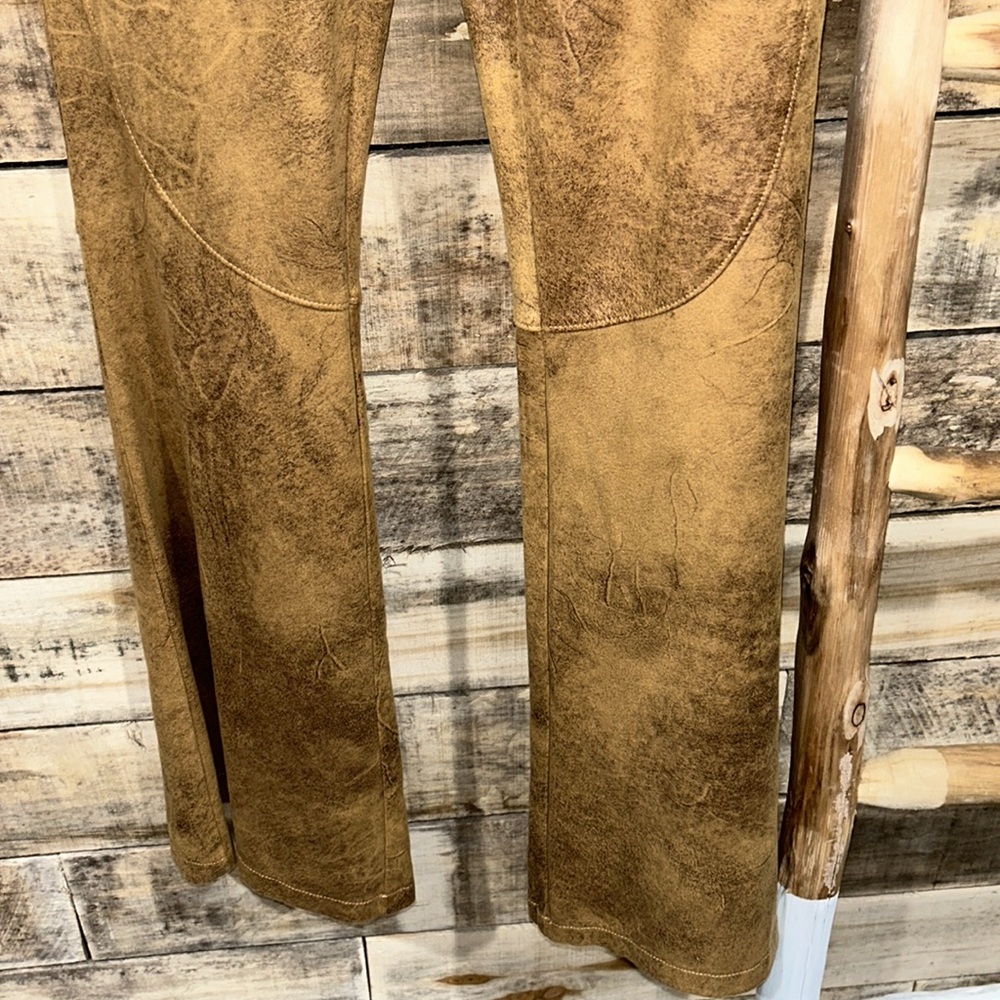 NWOT Free People On And On Low-Rise Vegan Flare Pants Size 4 Z401 - Picture 5 of 6